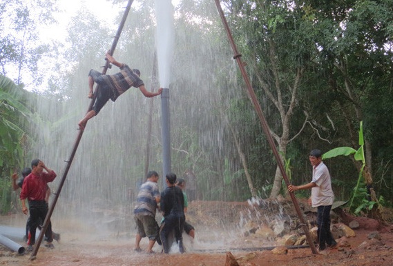 khoan-gieng-cong-nghiep-gia-re-quang-binh